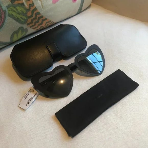 Bookmark & Save - Welcome to Wein's Wardrobe - Picture 8 of 16